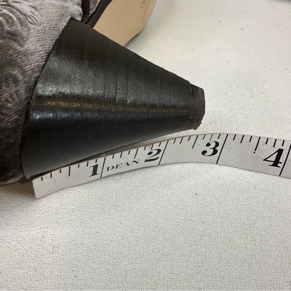 Sixtyseven Anthropologie Smoky Gray Velvet Floral Embossed Ankle Boots 6.5 - Picture 15 of 16